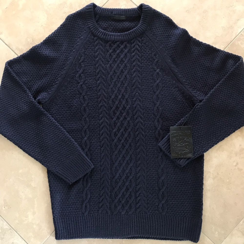 Never worn men’s sweater